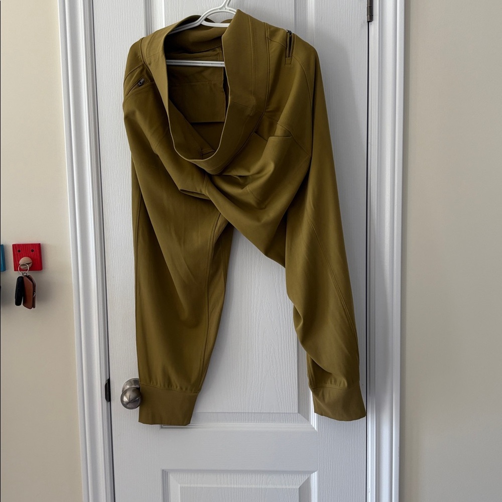 Athleta Venice High rise Jogger - Mustard Yellow